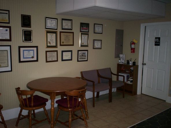 Office For Lease: 311 W Lee St, Athens, AL 35611